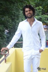 Vijay Deverakonda Interview About Pelli Choopulu Movie